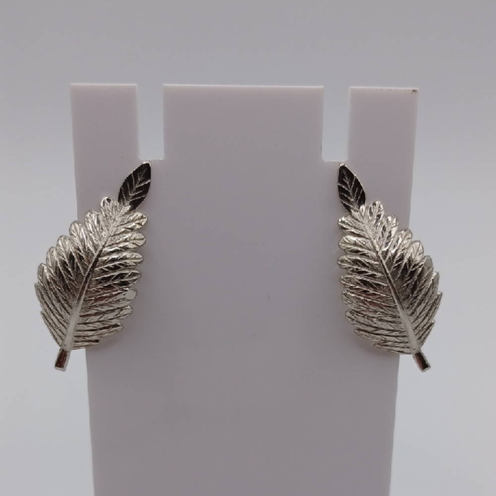 Giovanni Silver Tone Leaf Clip On Earrings